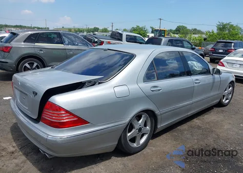 2004 Mercedes-Benz S 500 z USA, uszkodzony, nr VIN WDBNG75J04A421534